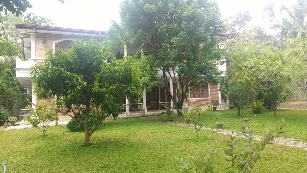 Serendib Garden Resort Habarana Exterior foto