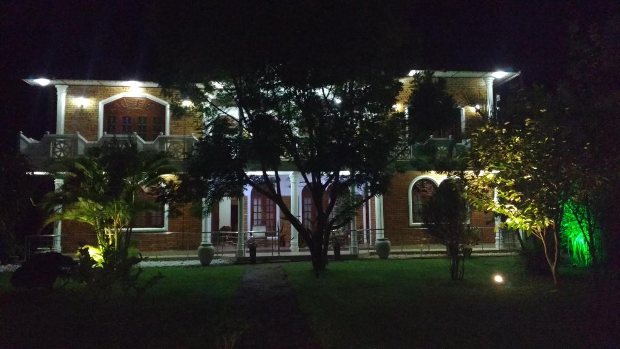 Serendib Garden Resort Habarana Exterior foto